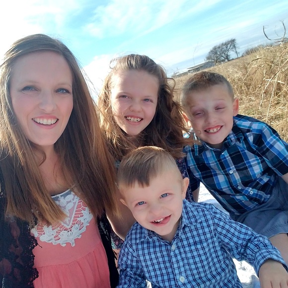 Meet your Posher, Hannah - Picture 3 of 3